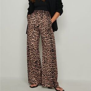 Na-kd leopard trousers sz.46